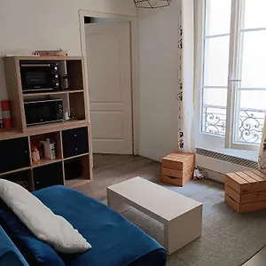 En Plein Coeur Du 10eme Et Proche De Plusieurs Gares Appartement Paris